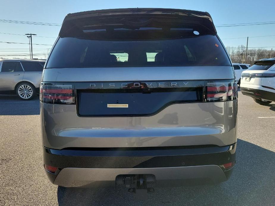 new 2024 Land Rover Discovery car