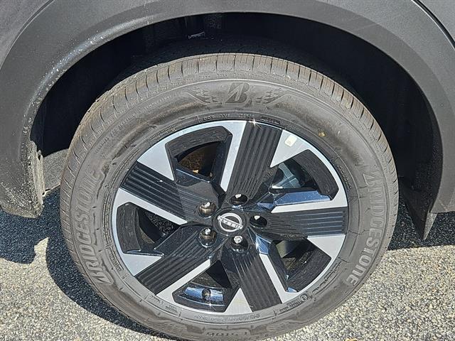 new 2025 Nissan Kicks car, priced at $27,173