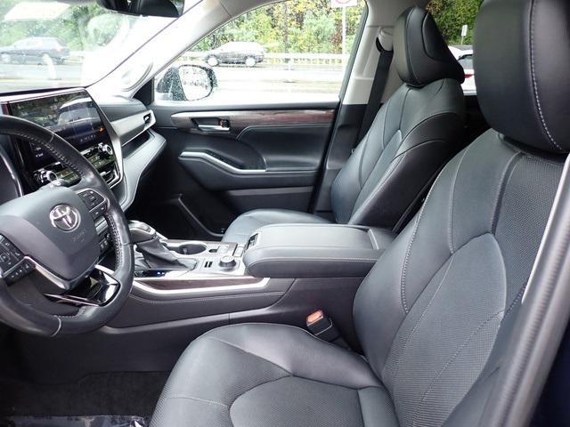 used 2021 Toyota Highlander car, priced at $37,111
