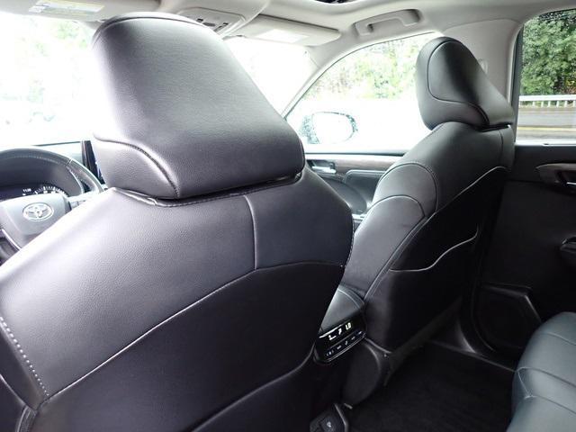 used 2021 Toyota Highlander car, priced at $37,111