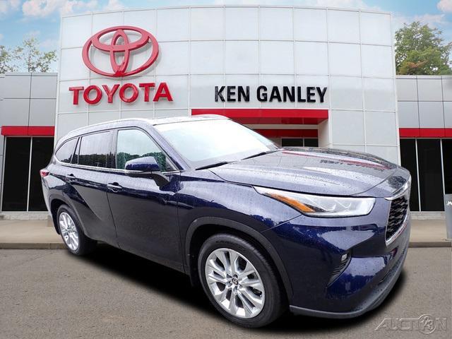 used 2021 Toyota Highlander car, priced at $37,111