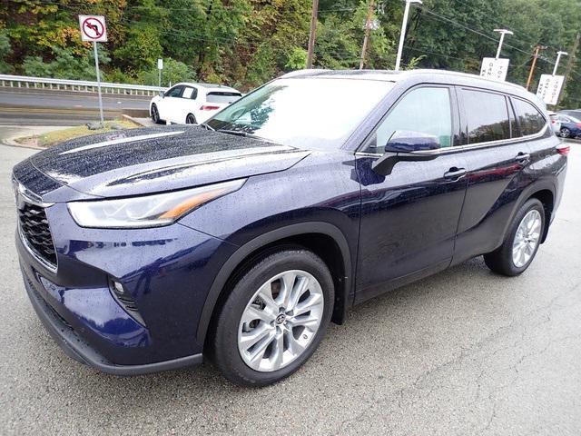 used 2021 Toyota Highlander car, priced at $37,111