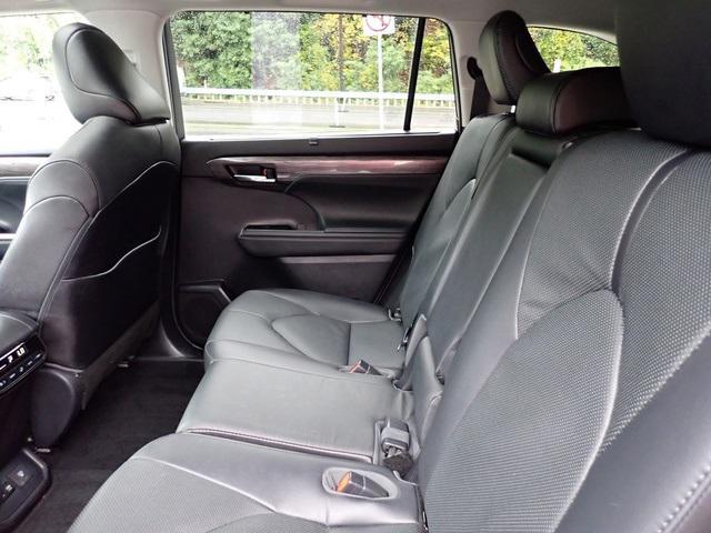 used 2021 Toyota Highlander car, priced at $37,111