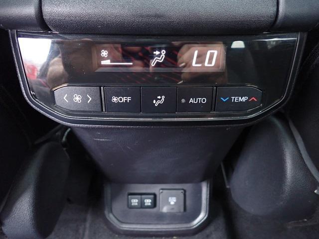 used 2021 Toyota Highlander car, priced at $37,111