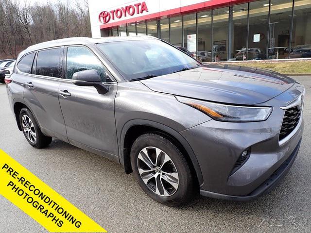 used 2022 Toyota Highlander car, priced at $33,995