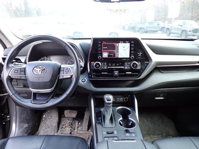 used 2022 Toyota Highlander car, priced at $33,995