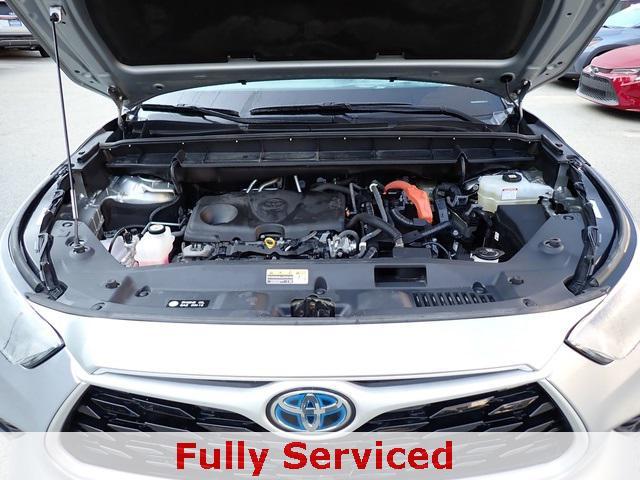 used 2022 Toyota Highlander Hybrid car, priced at $35,000