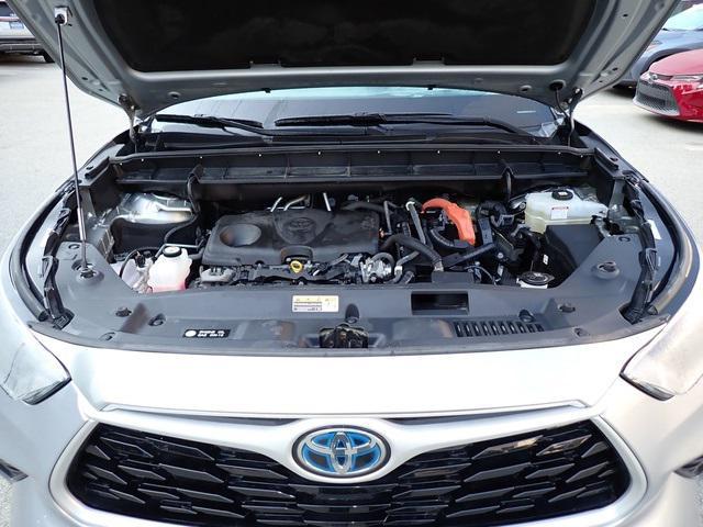 used 2022 Toyota Highlander Hybrid car, priced at $35,777