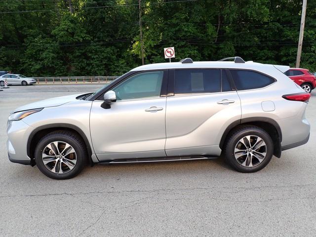 used 2022 Toyota Highlander Hybrid car, priced at $35,777