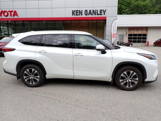used 2022 Toyota Highlander car, priced at $36,761