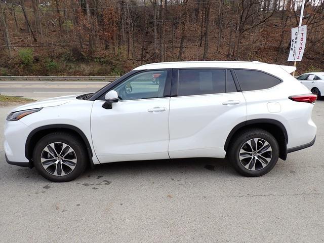 used 2022 Toyota Highlander car, priced at $35,788