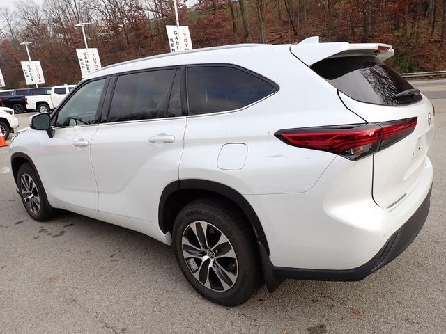 used 2022 Toyota Highlander car, priced at $35,788