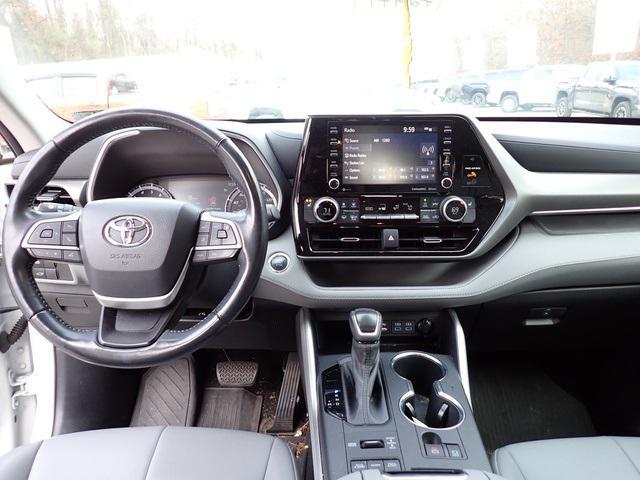 used 2022 Toyota Highlander car, priced at $35,788