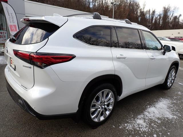 used 2022 Toyota Highlander Hybrid car, priced at $40,671