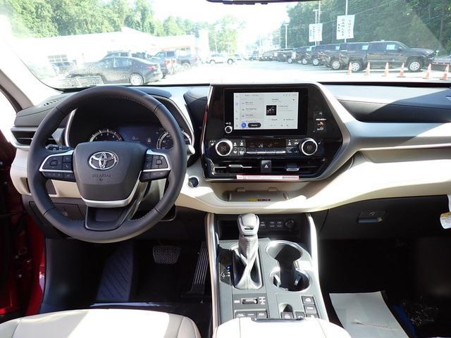 new 2025 Toyota Highlander car, priced at $47,774