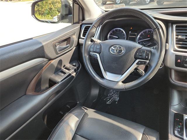 used 2019 Toyota Highlander car, priced at $29,016