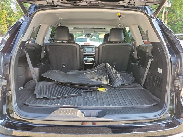 used 2019 Toyota Highlander car, priced at $29,016