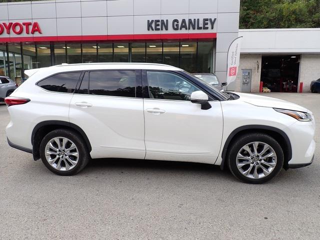 used 2020 Toyota Highlander car, priced at $30,594