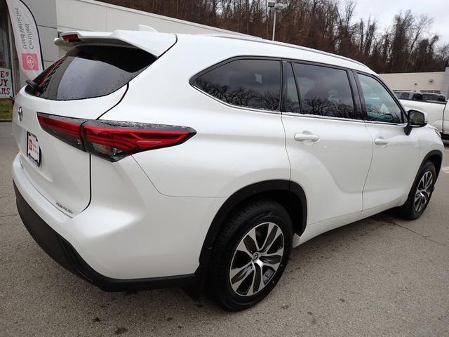 used 2022 Toyota Highlander car, priced at $30,000