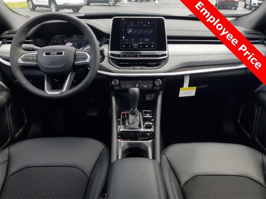 new 2025 Jeep Compass car, priced at $25,726