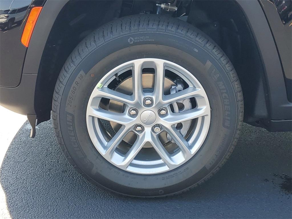 new 2025 Jeep Grand Cherokee car, priced at $39,625