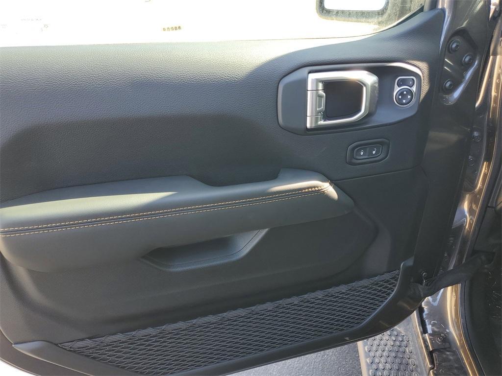new 2025 Jeep Wrangler car, priced at $49,969