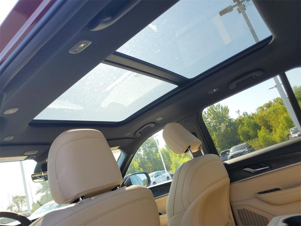 new 2025 Jeep Grand Cherokee car, priced at $44,408