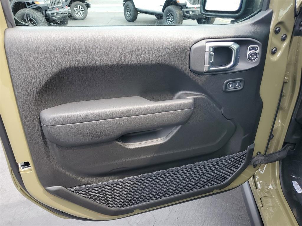 new 2025 Jeep Gladiator car, priced at $47,986