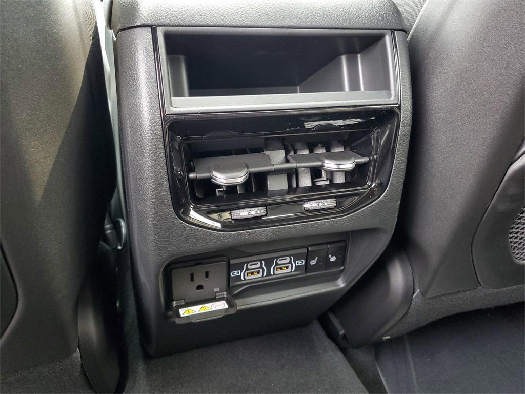 new 2025 Jeep Grand Cherokee car, priced at $42,236