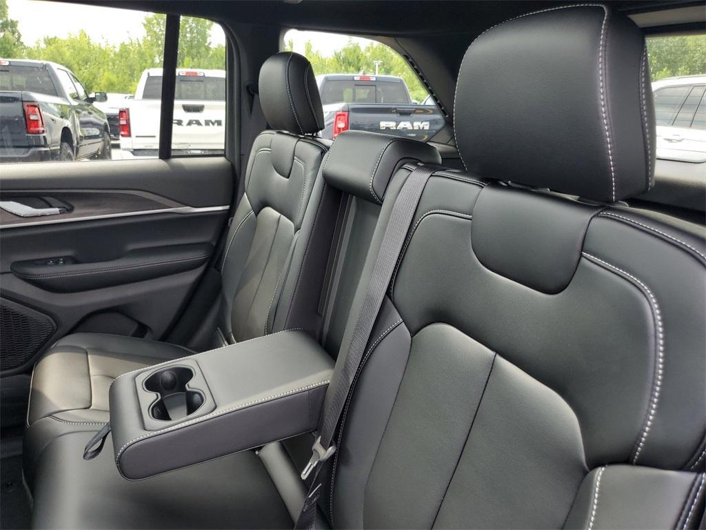 new 2025 Jeep Grand Cherokee car, priced at $42,236