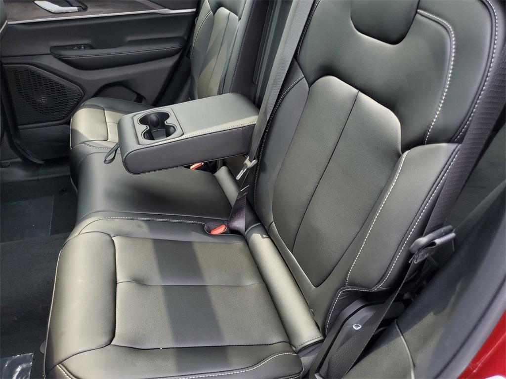 new 2025 Jeep Grand Cherokee car, priced at $42,236