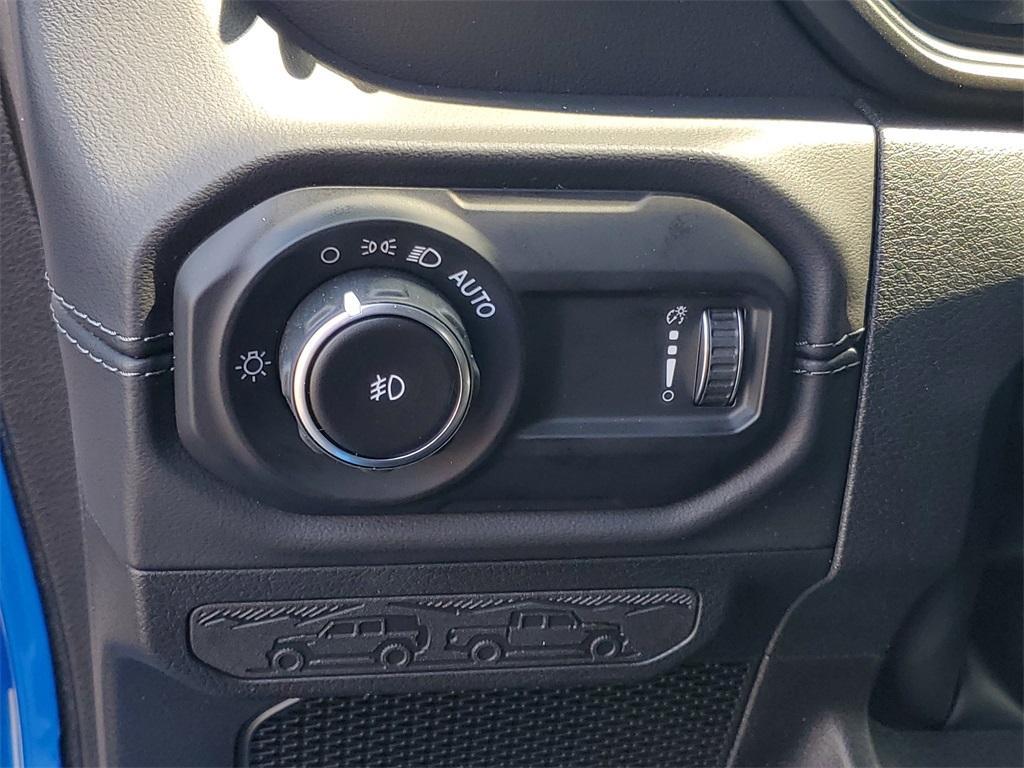 new 2025 Jeep Wrangler car, priced at $51,453