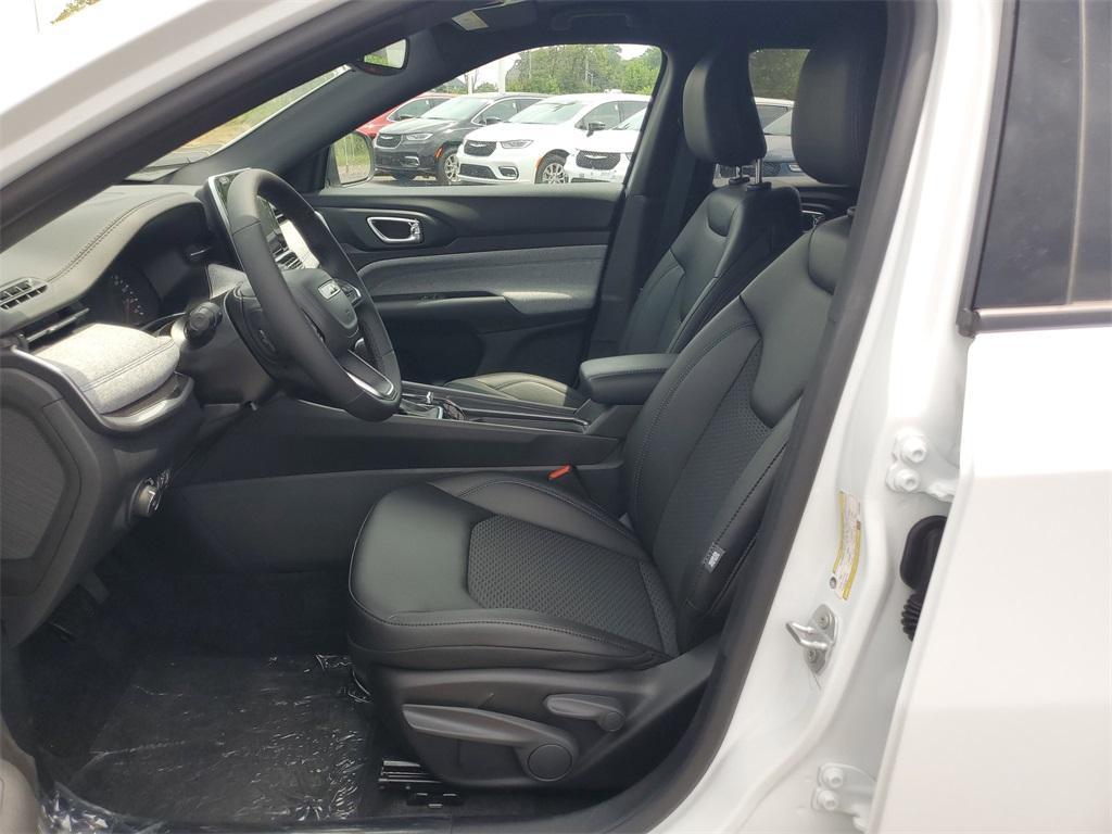 new 2025 Jeep Compass car, priced at $22,725