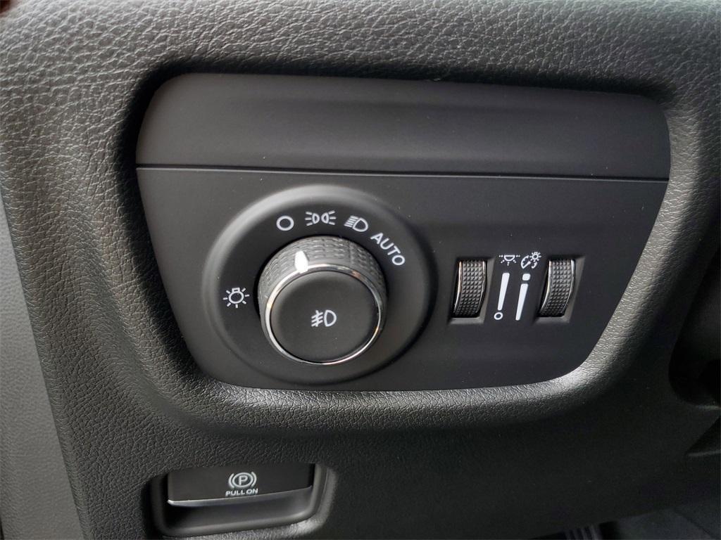new 2025 Jeep Grand Cherokee car, priced at $41,862