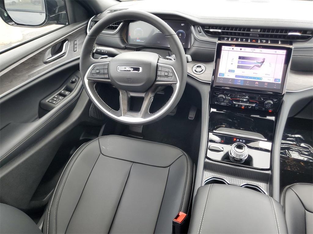 new 2025 Jeep Grand Cherokee car, priced at $41,862