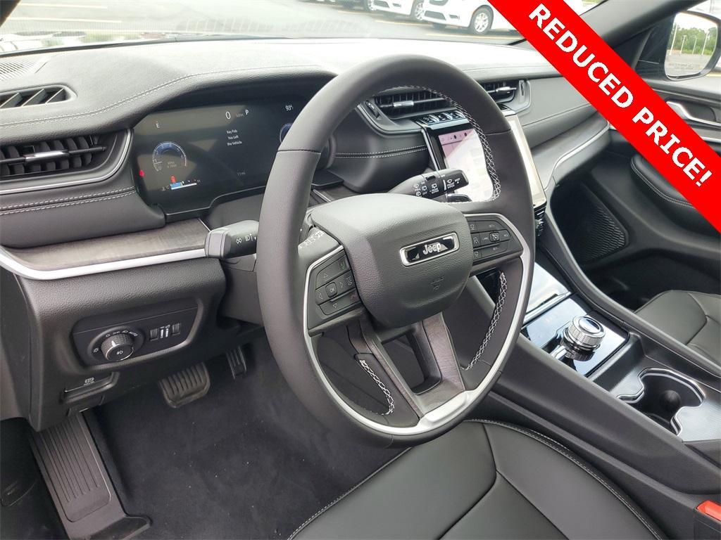 new 2025 Jeep Grand Cherokee car, priced at $44,388