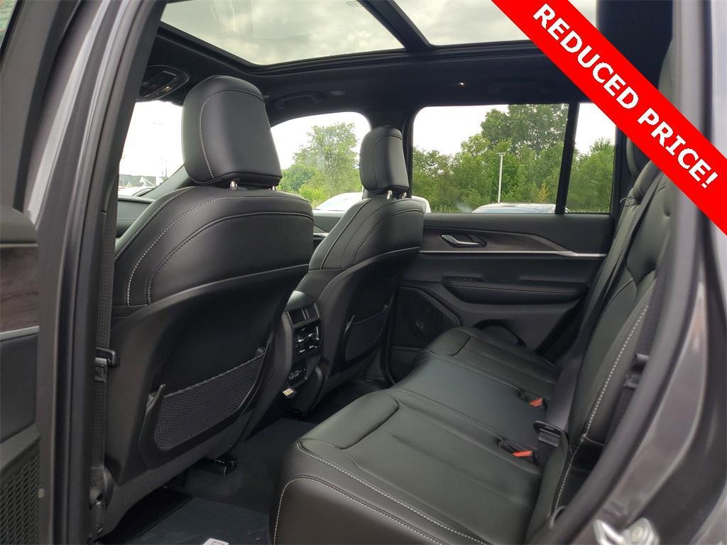 new 2025 Jeep Grand Cherokee car, priced at $44,388