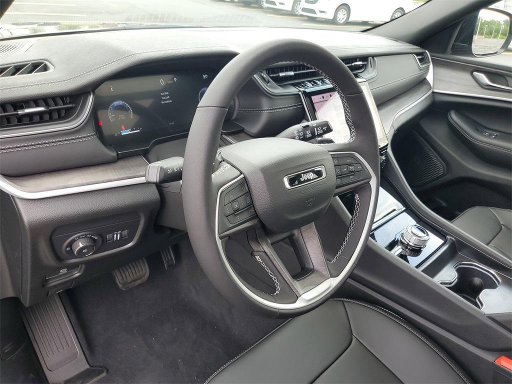 new 2025 Jeep Grand Cherokee car, priced at $41,862