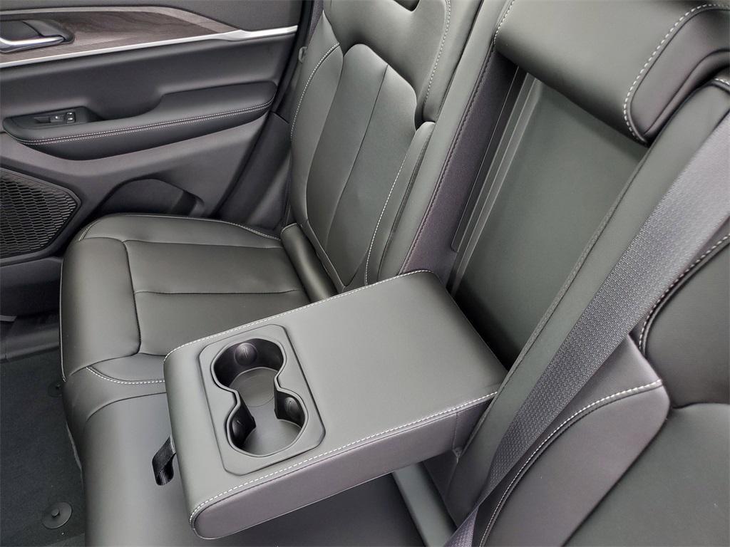 new 2025 Jeep Grand Cherokee car, priced at $41,862
