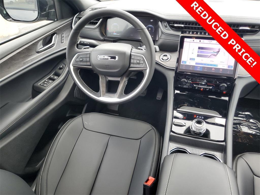 new 2025 Jeep Grand Cherokee car, priced at $44,388