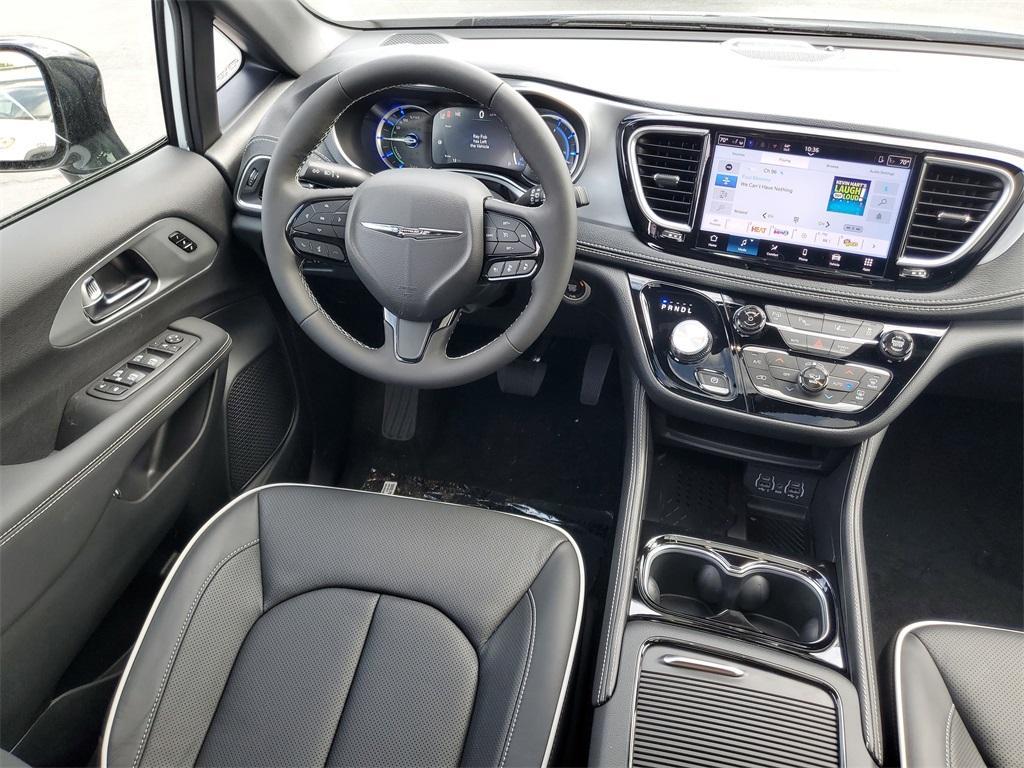 new 2025 Chrysler Pacifica Hybrid car, priced at $44,497