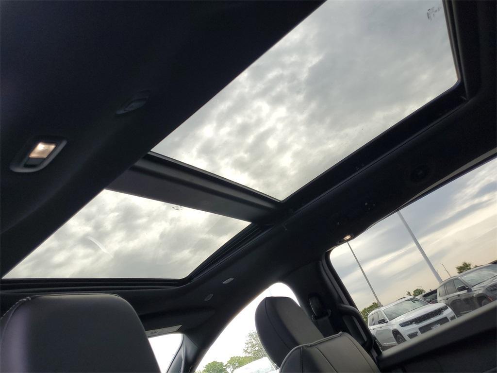 new 2025 Chrysler Pacifica Hybrid car, priced at $44,497