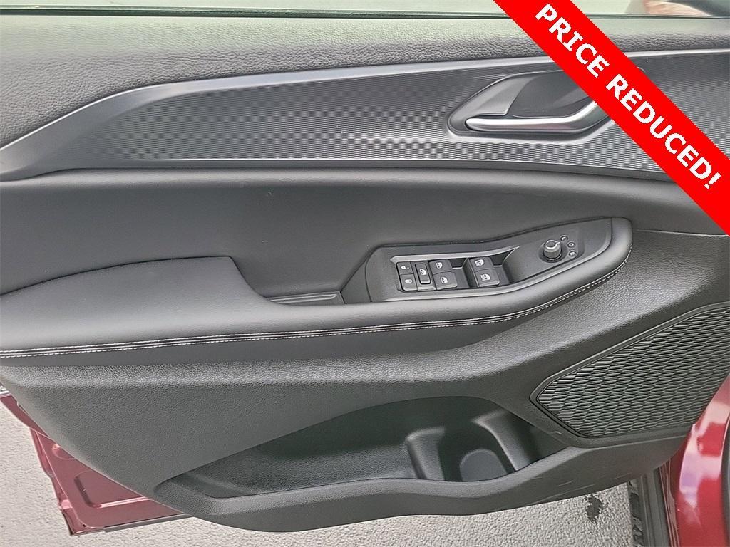 new 2025 Jeep Grand Cherokee car, priced at $33,108