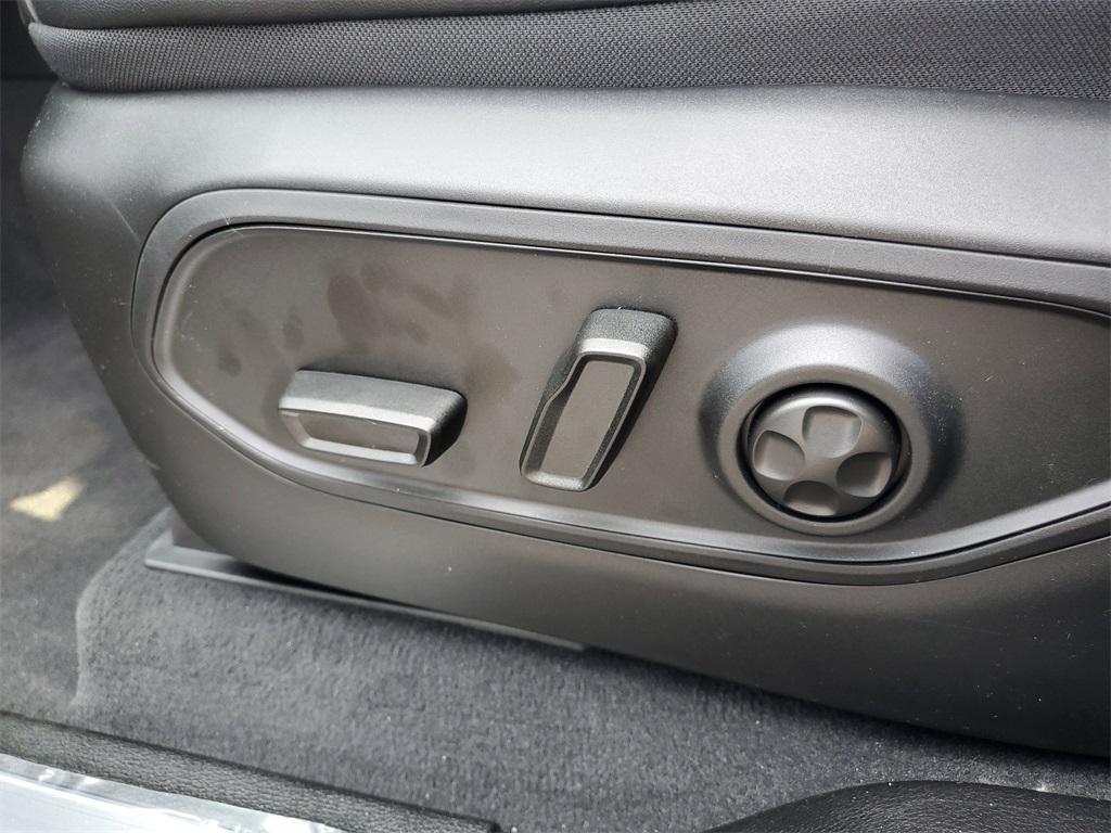 new 2025 Jeep Grand Cherokee car, priced at $51,387