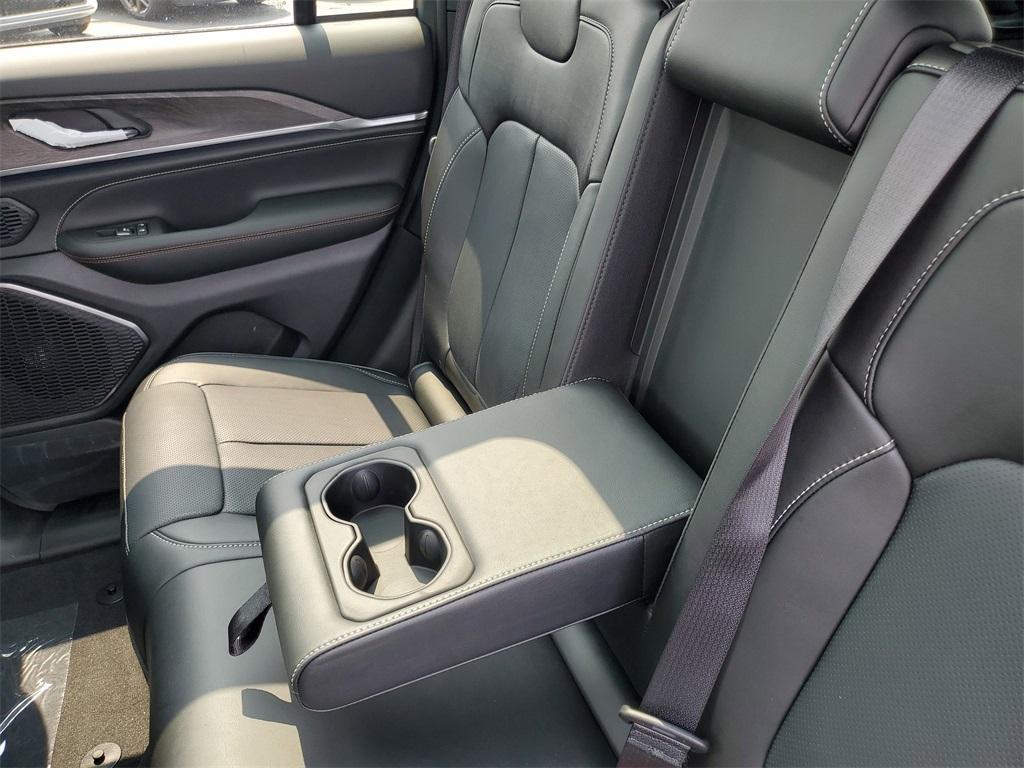 new 2025 Jeep Grand Cherokee car, priced at $51,387