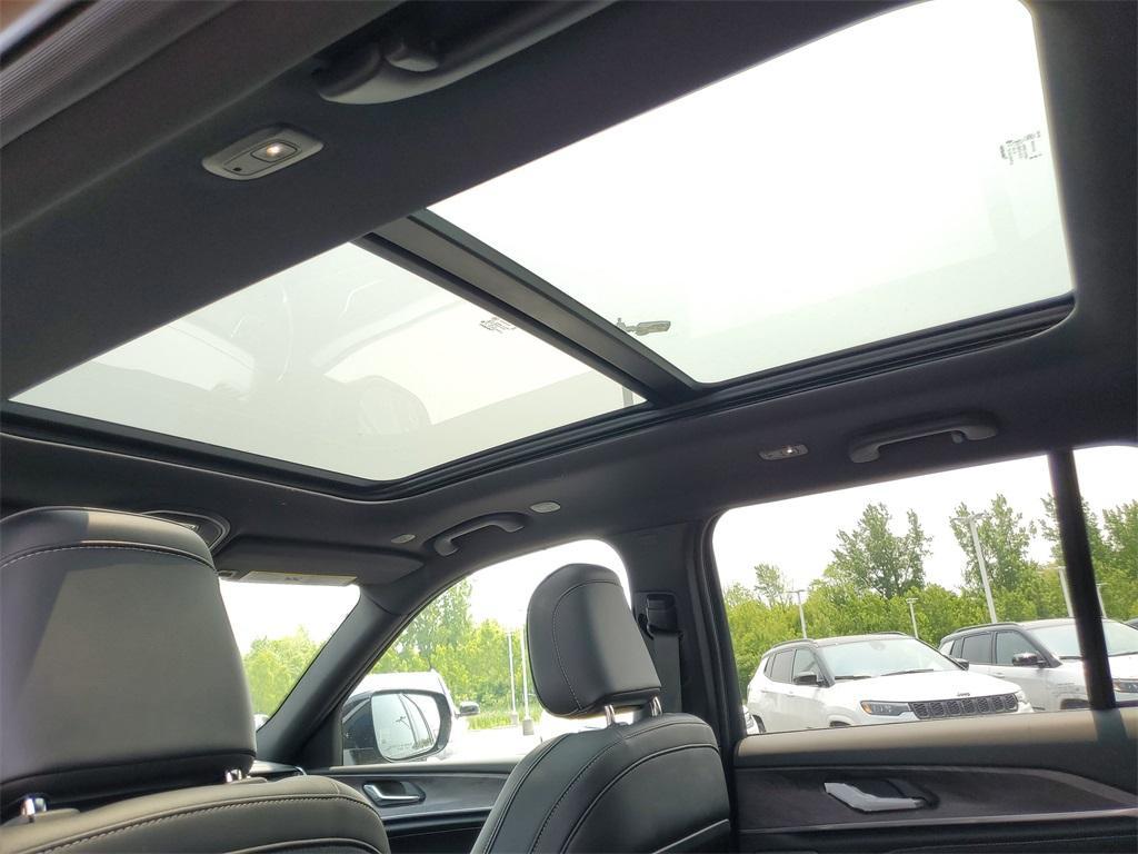 new 2025 Jeep Grand Cherokee car, priced at $51,387