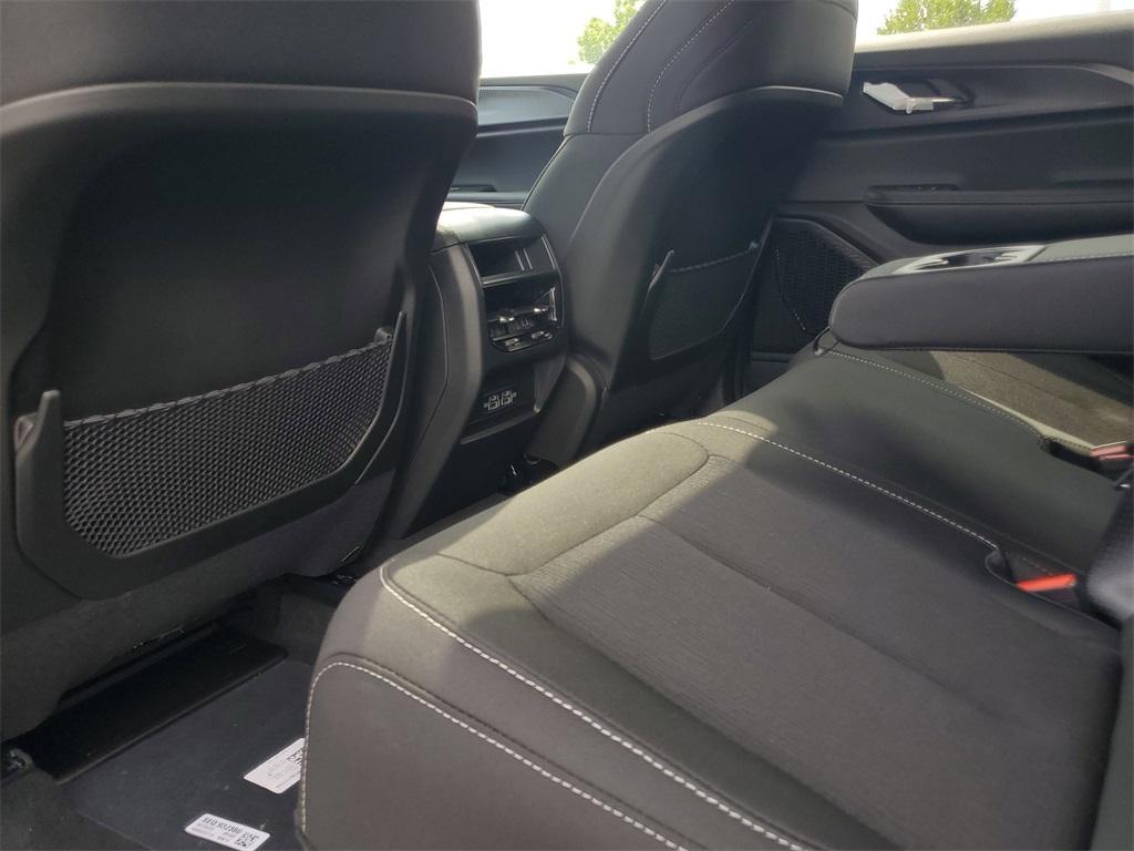 new 2025 Jeep Grand Cherokee car, priced at $38,430