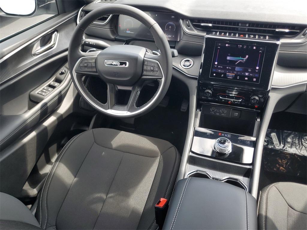 new 2025 Jeep Grand Cherokee car, priced at $38,430