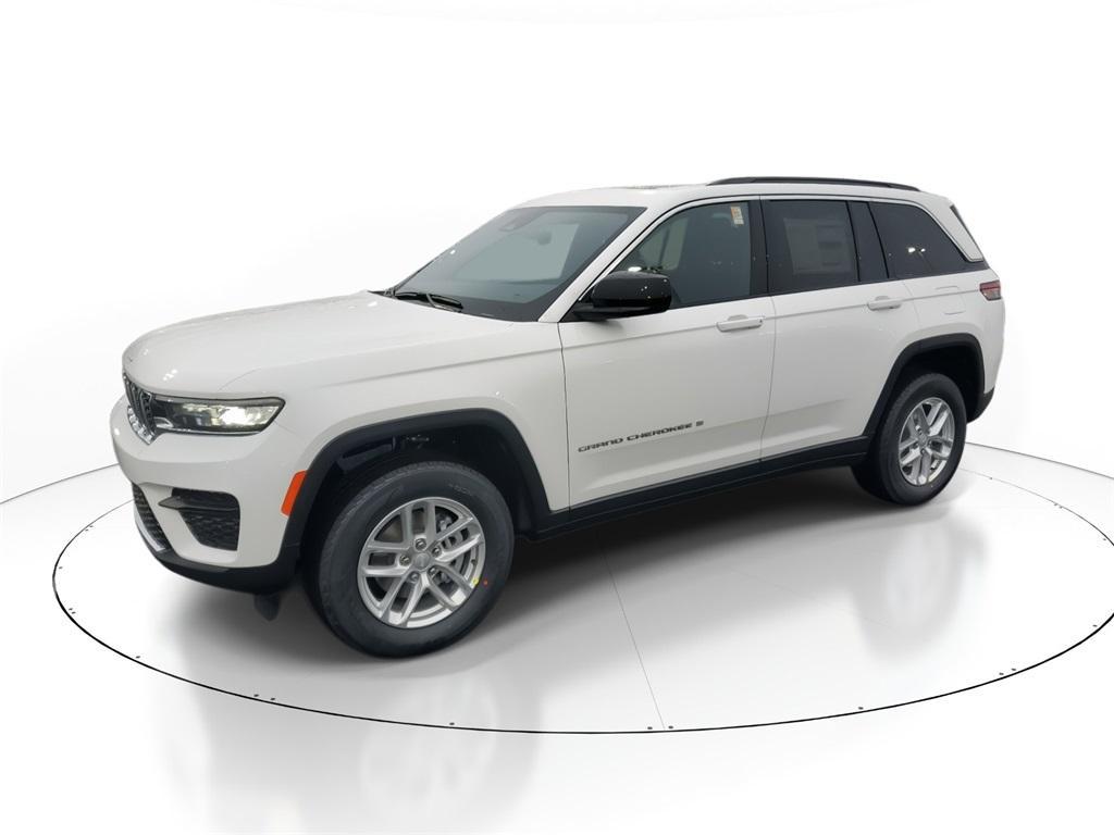 new 2025 Jeep Grand Cherokee car, priced at $38,375