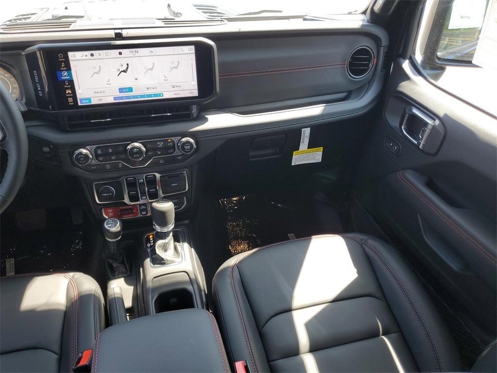 new 2025 Jeep Gladiator car, priced at $55,290